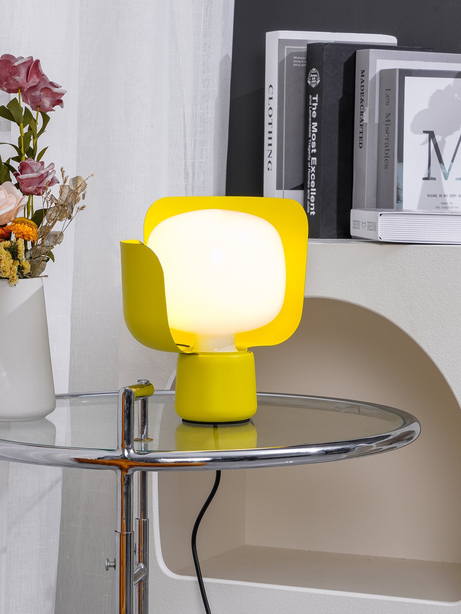 Petals Glass Table Lamp - Blowlighting