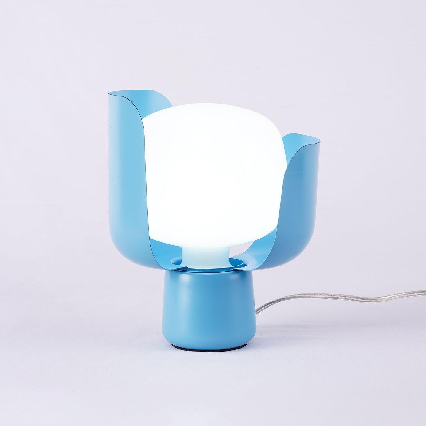 Petals Glass Table Lamp - Blowlighting