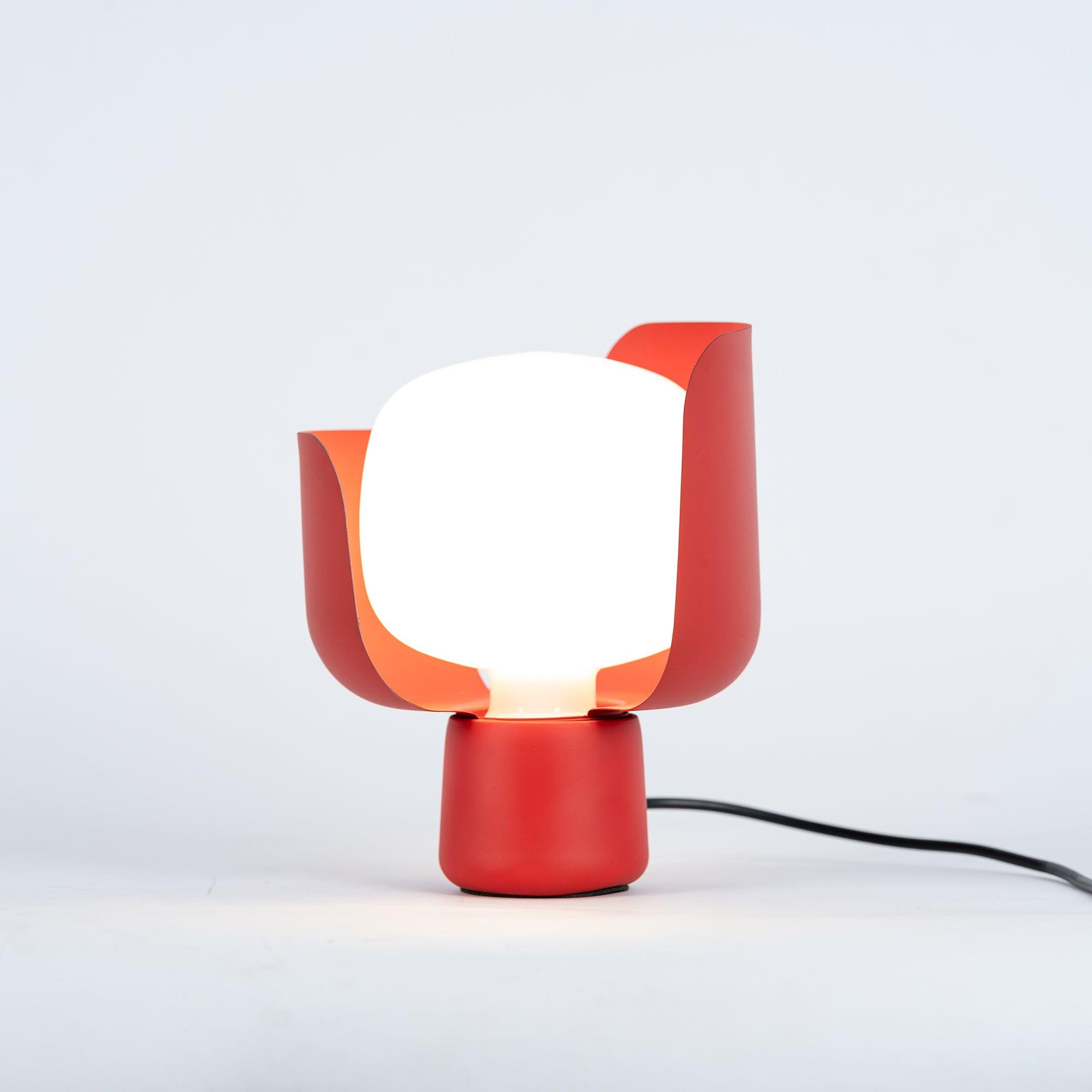 Petals Glass Table Lamp - Blowlighting