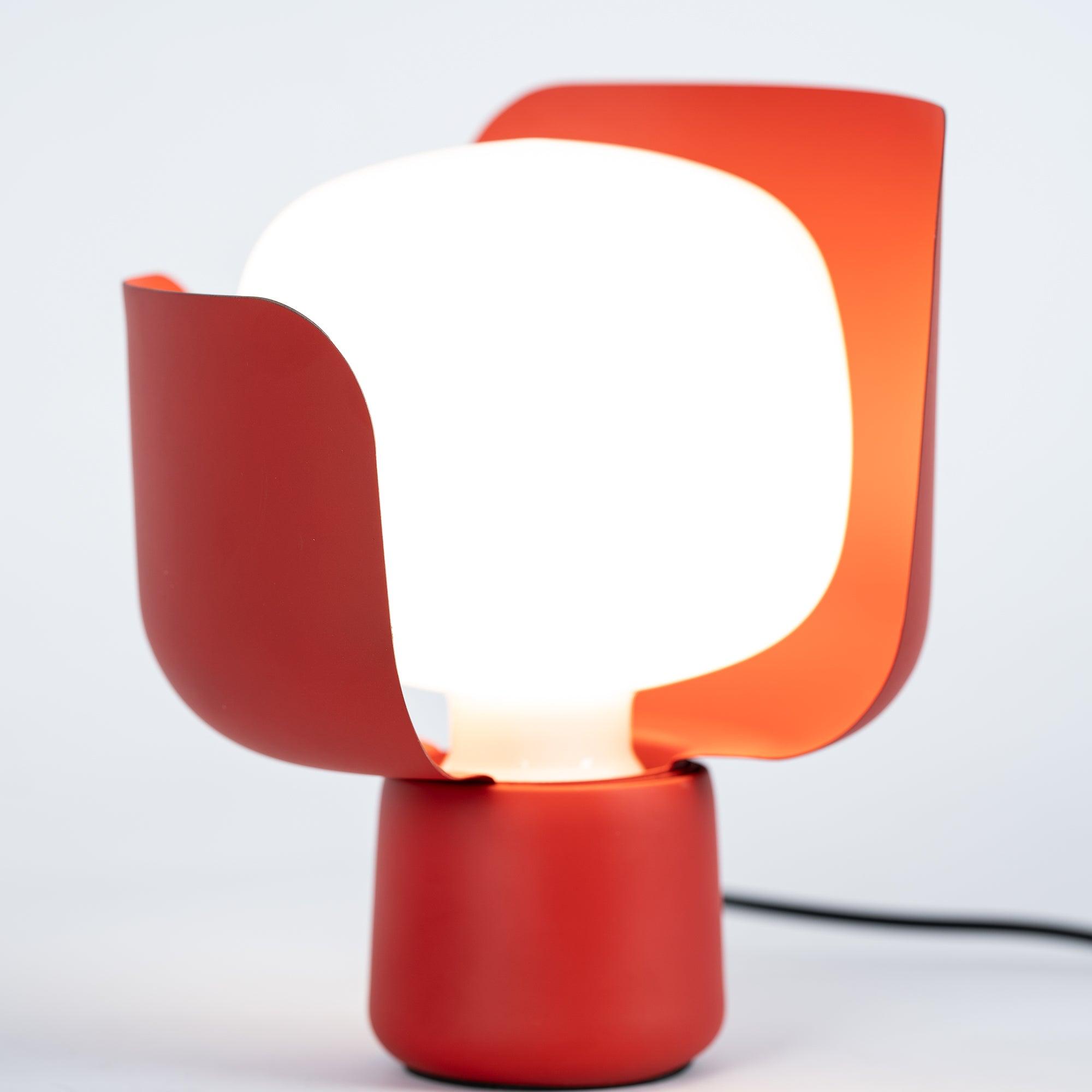 Petals Glass Table Lamp - Blowlighting