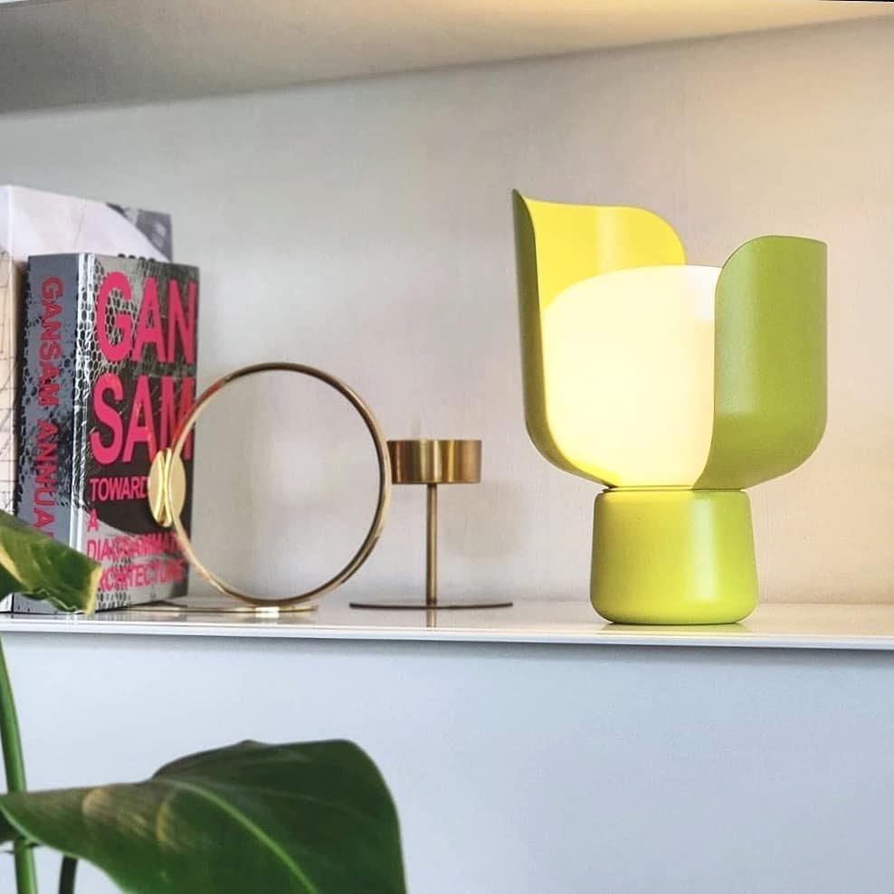 Petals Glass Table Lamp - Blowlighting