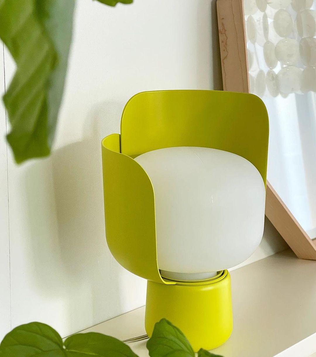 Petals Glass Table Lamp - Blowlighting