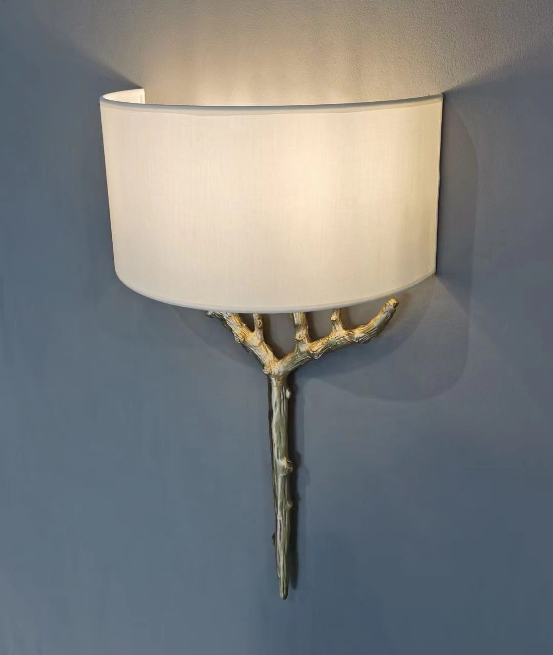 Ceryndir Antler Brass Wall Sconce - Blowlighting