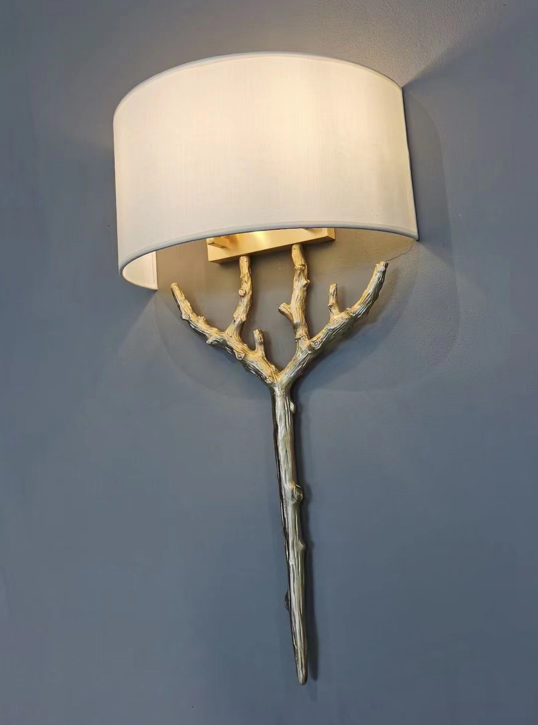 Ceryndir Antler Brass Wall Sconce - Blowlighting
