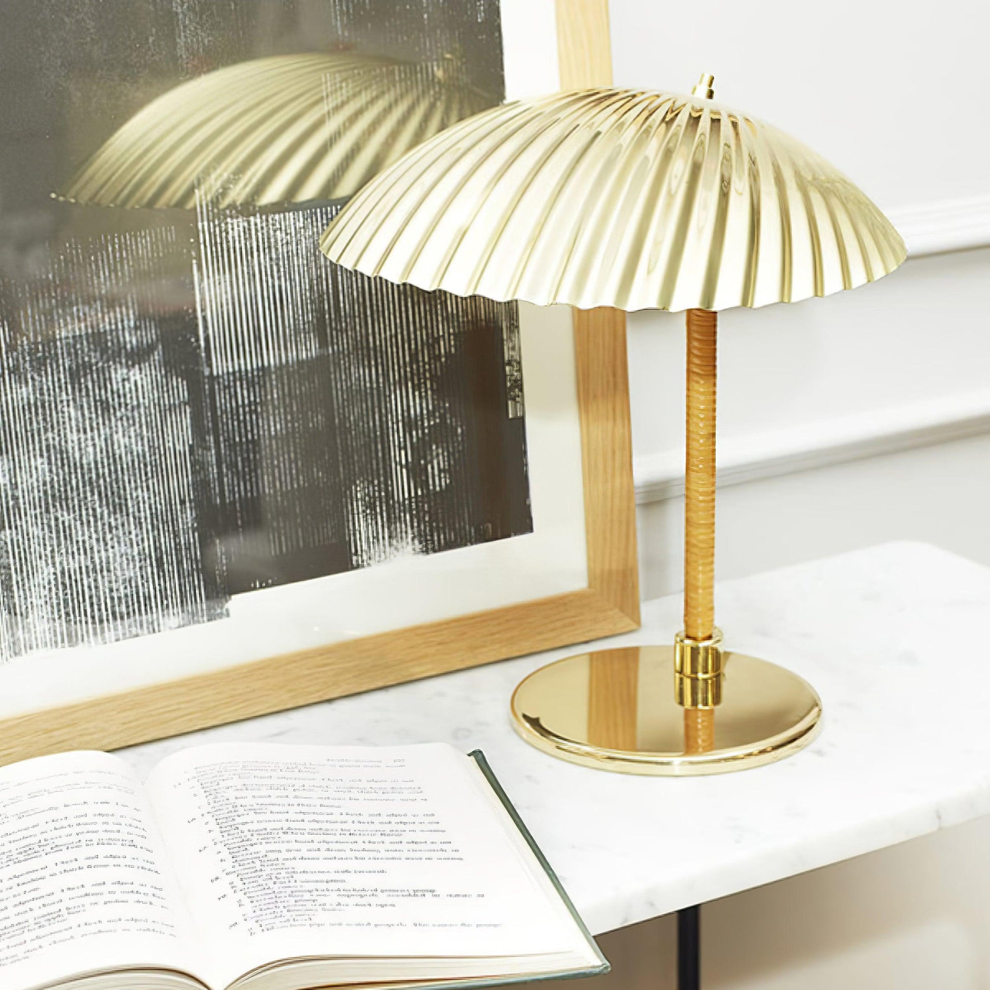 Brass Shell Table Lamp - Blowlighting