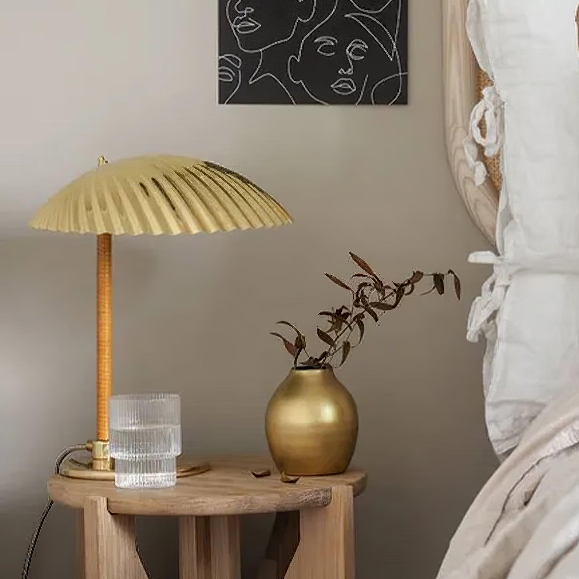 Brass Shell Table Lamp - Blowlighting