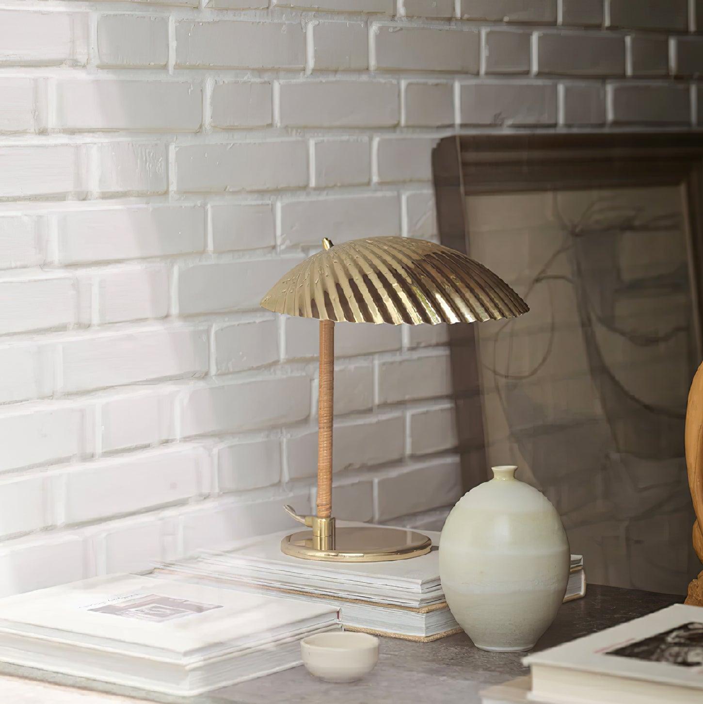 Brass Shell Table Lamp - Blowlighting