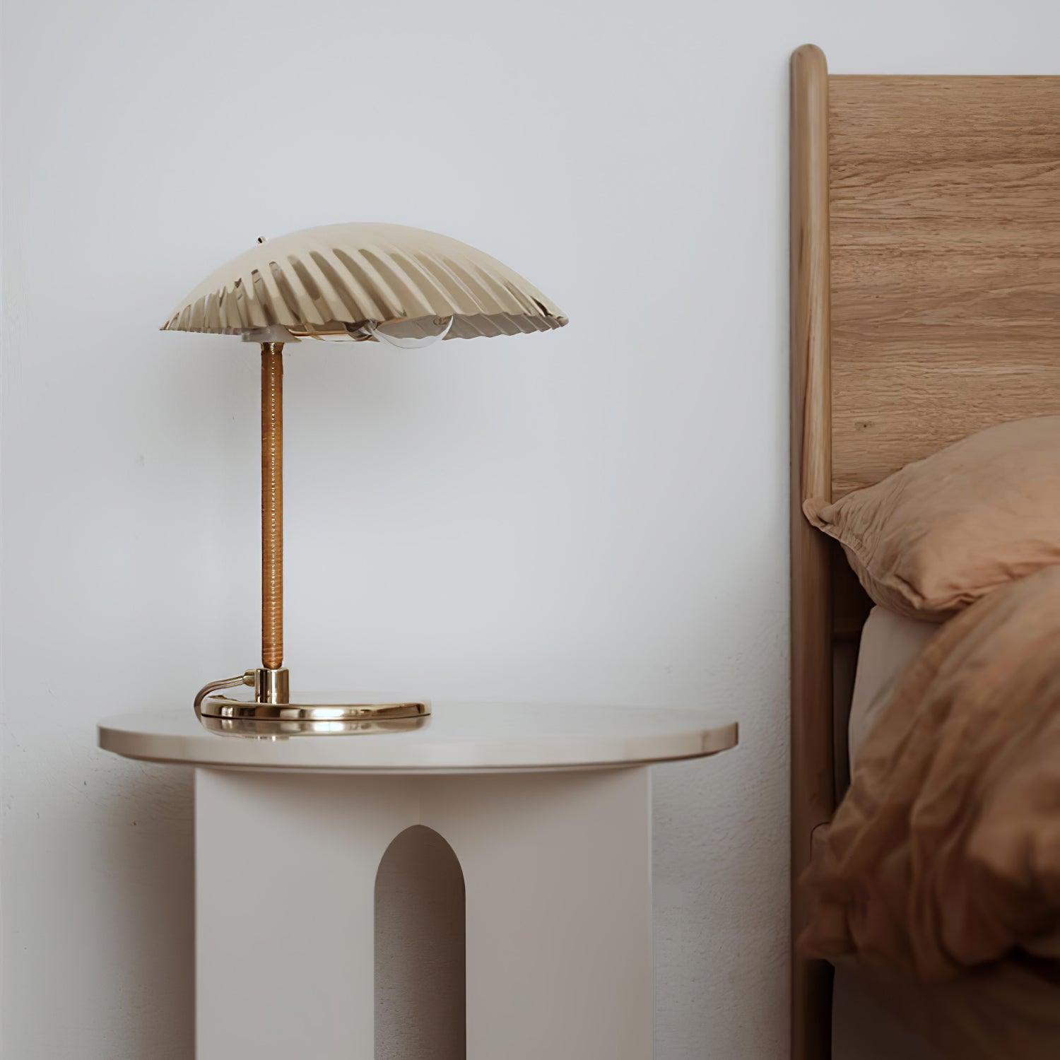 Brass Shell Table Lamp - Blowlighting