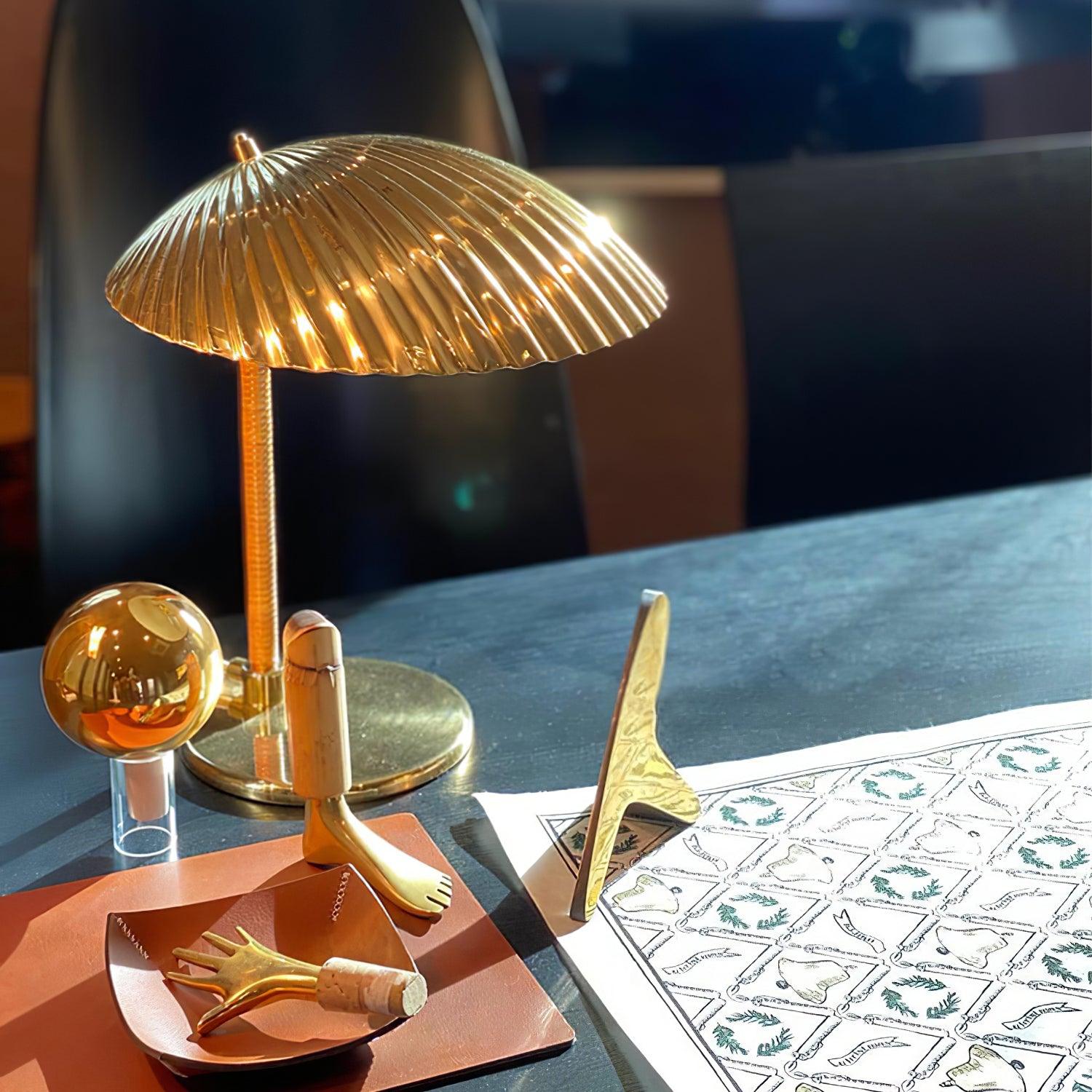 Brass Shell Table Lamp - Blowlighting
