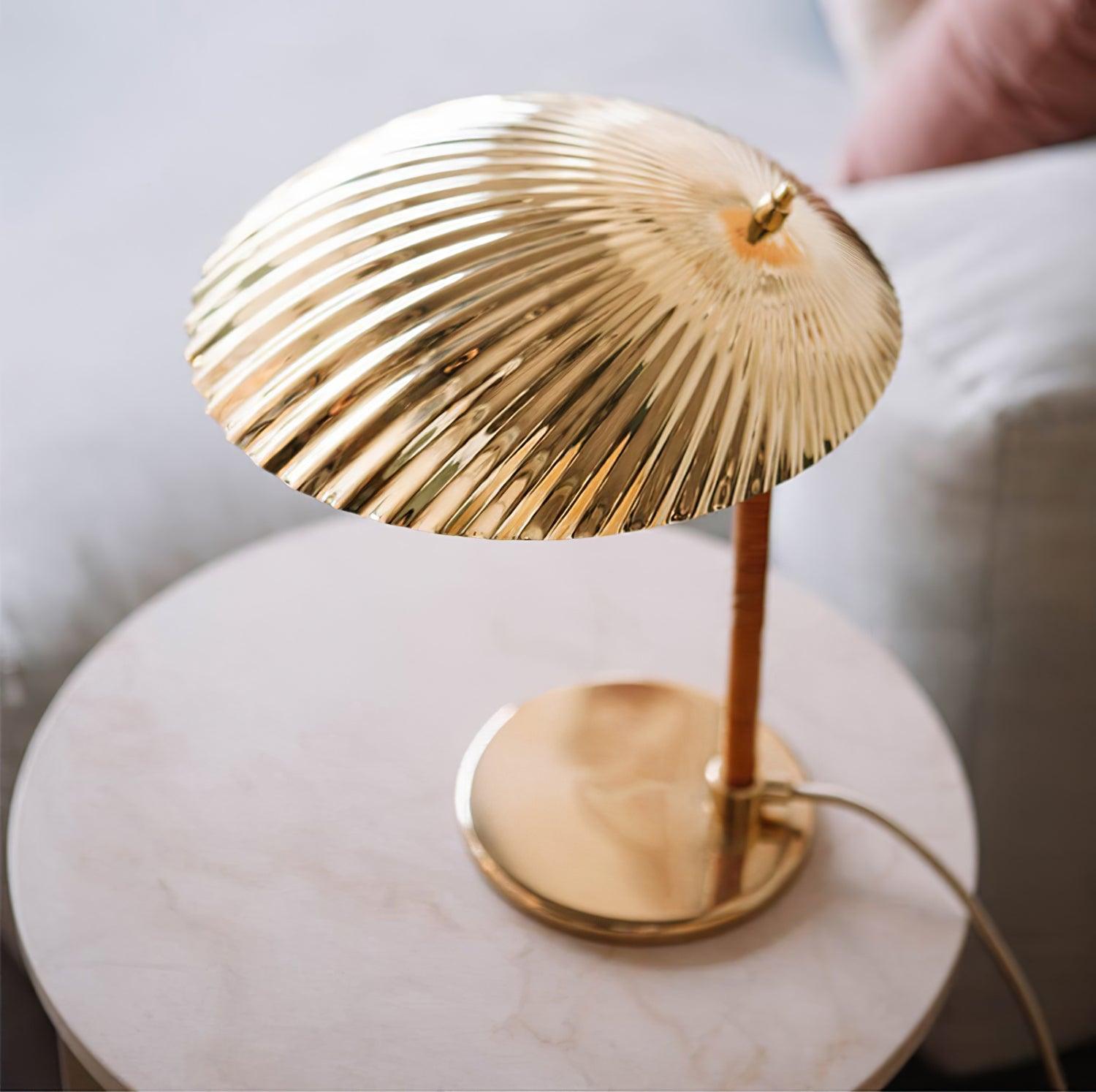 Brass Shell Table Lamp - Blowlighting