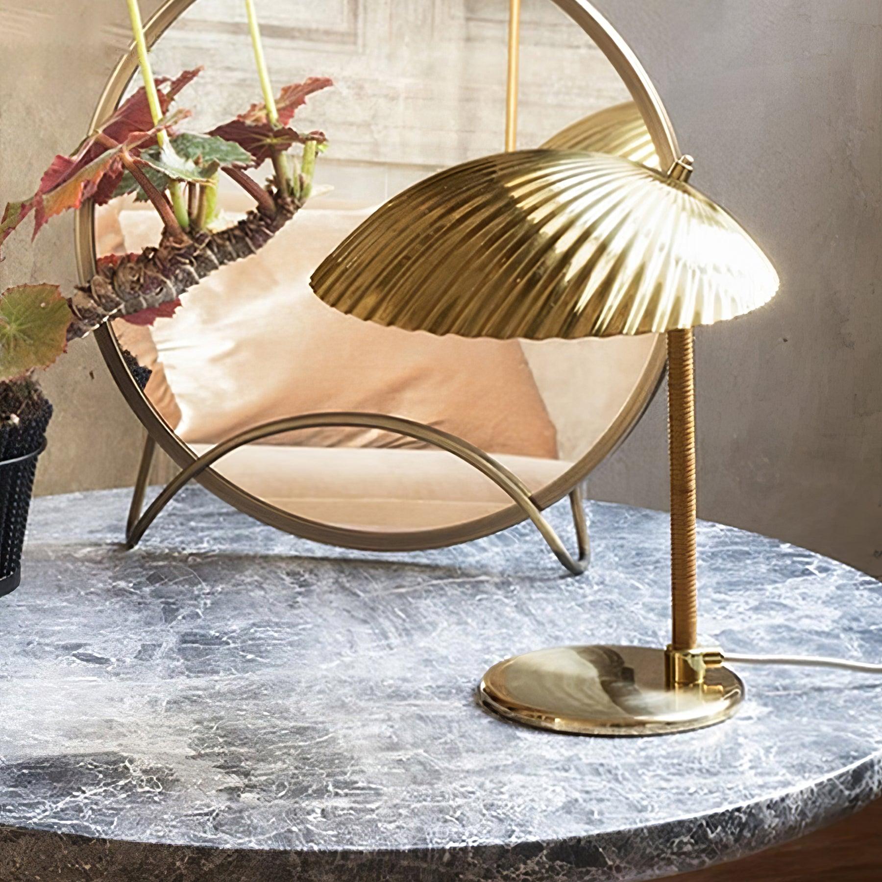 Brass Shell Table Lamp - Blowlighting