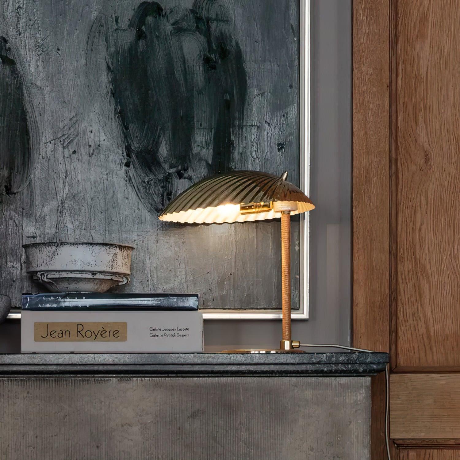 Brass Shell Table Lamp - Blowlighting