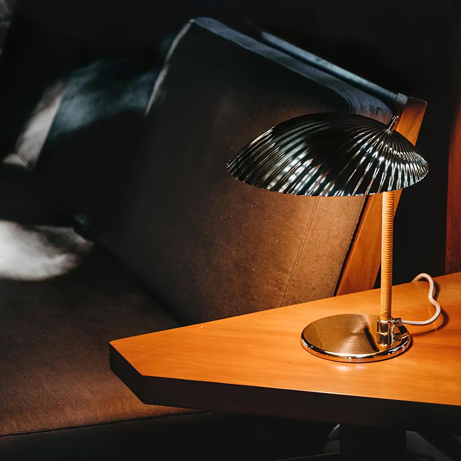 Brass Shell Table Lamp - Blowlighting