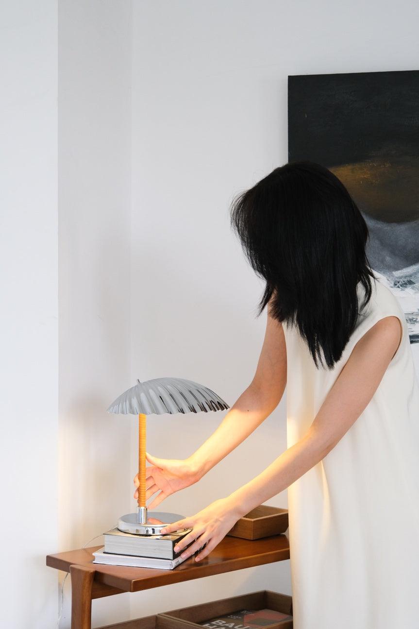 Brass Shell Table Lamp - Blowlighting