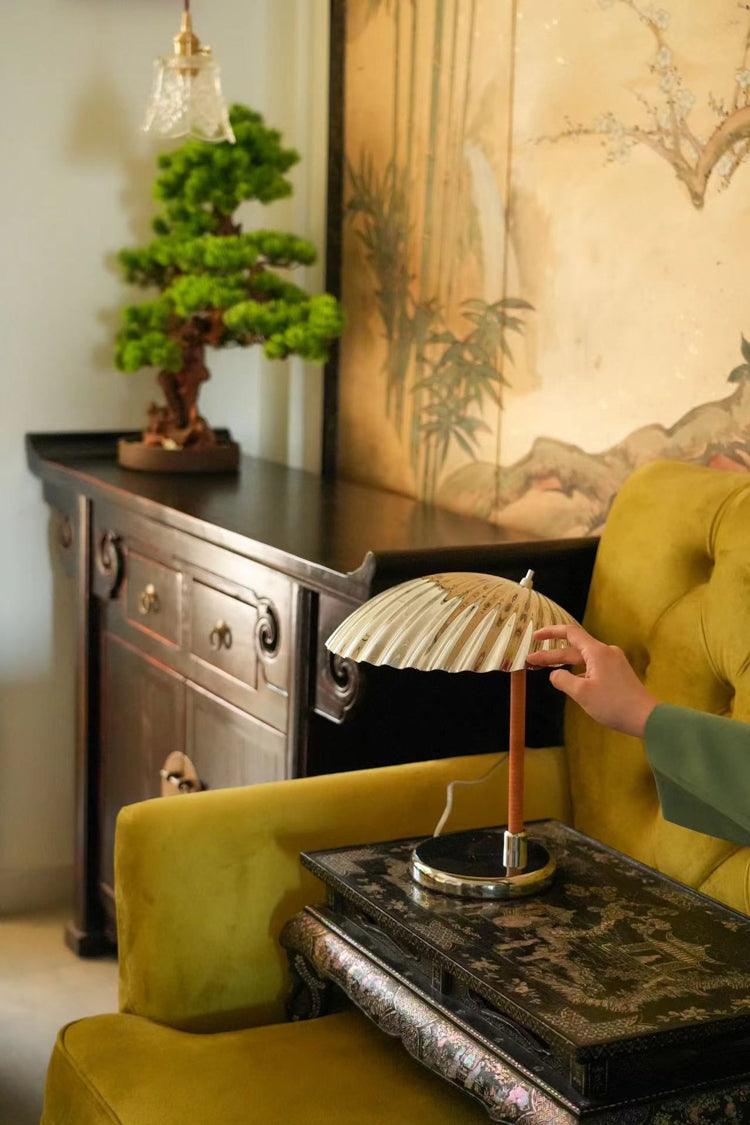 Brass Shell Table Lamp - Blowlighting