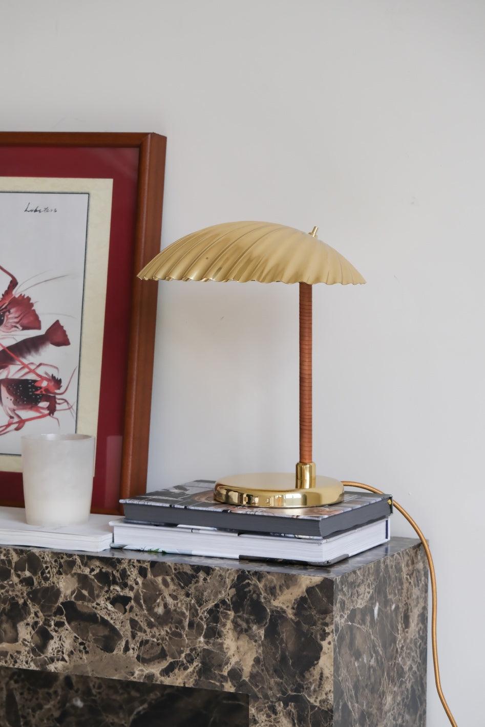 Brass Shell Table Lamp - Blowlighting
