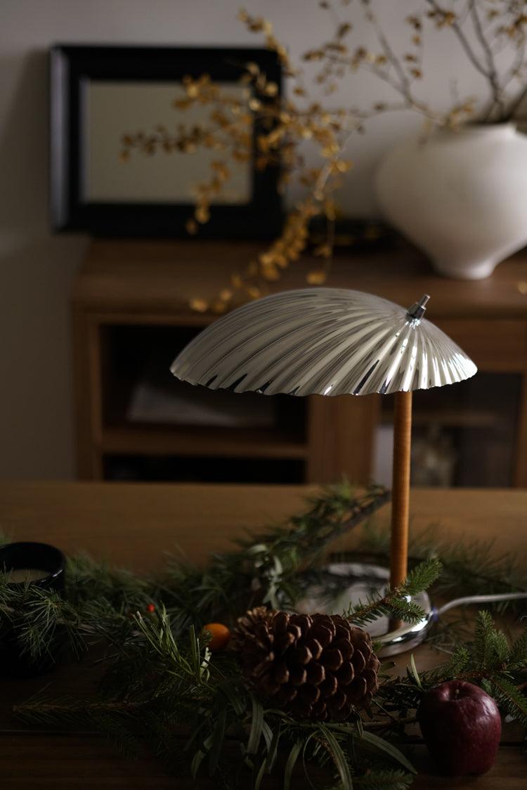 Brass Shell Table Lamp - Blowlighting