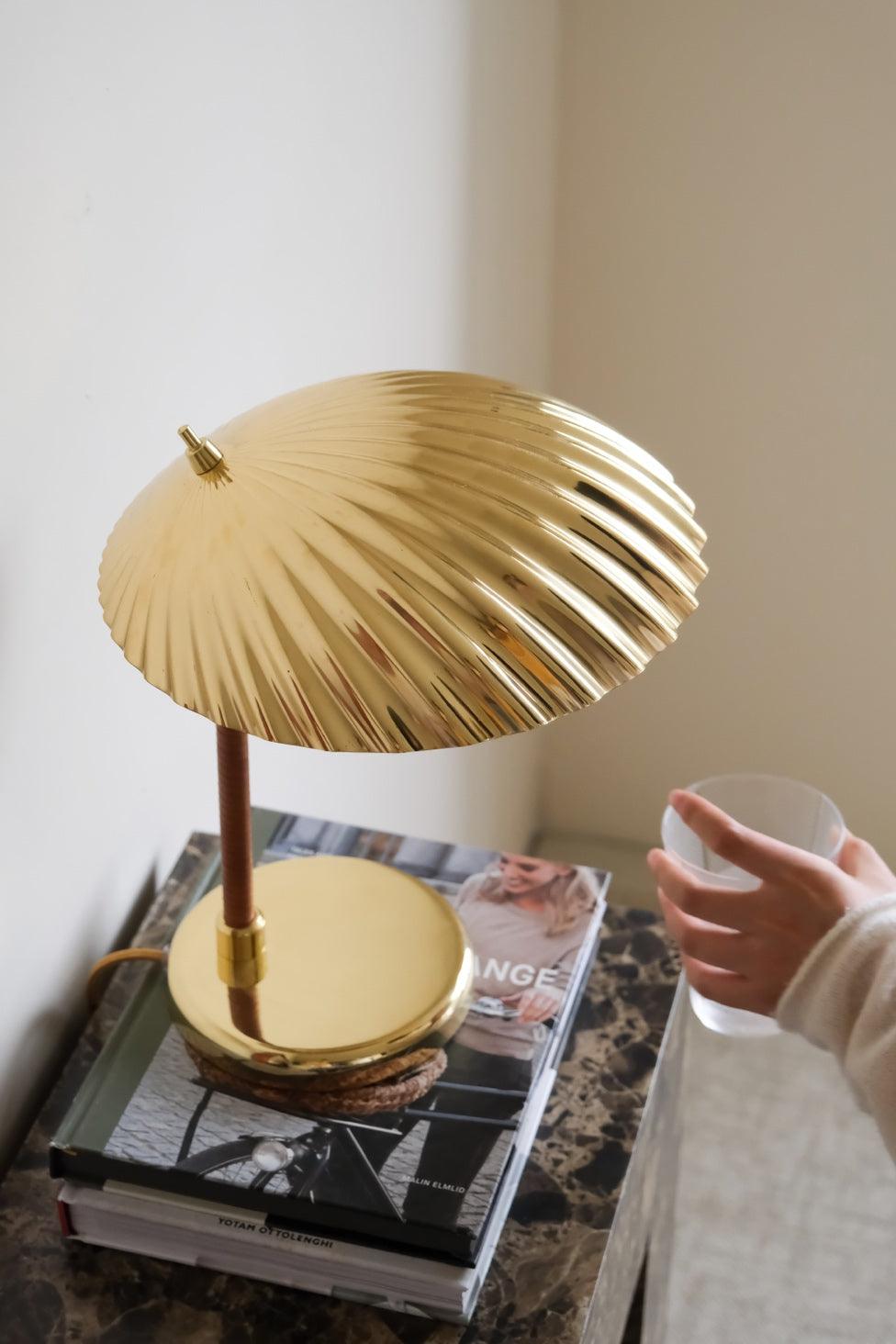 Brass Shell Table Lamp - Blowlighting