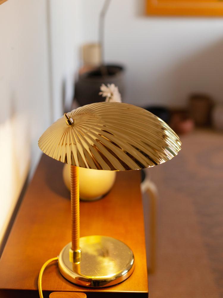 Brass Shell Table Lamp - Blowlighting