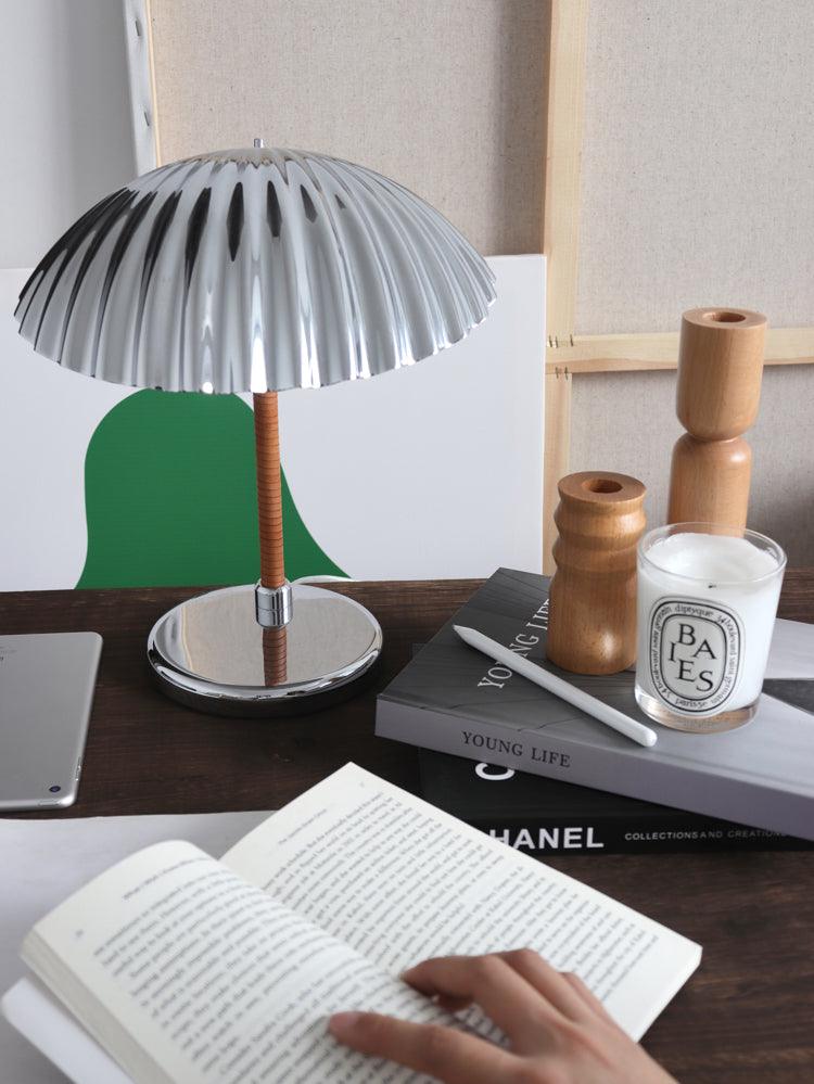 Brass Shell Table Lamp - Blowlighting