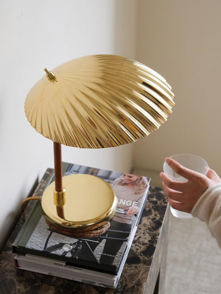 Brass Shell Table Lamp - Blowlighting