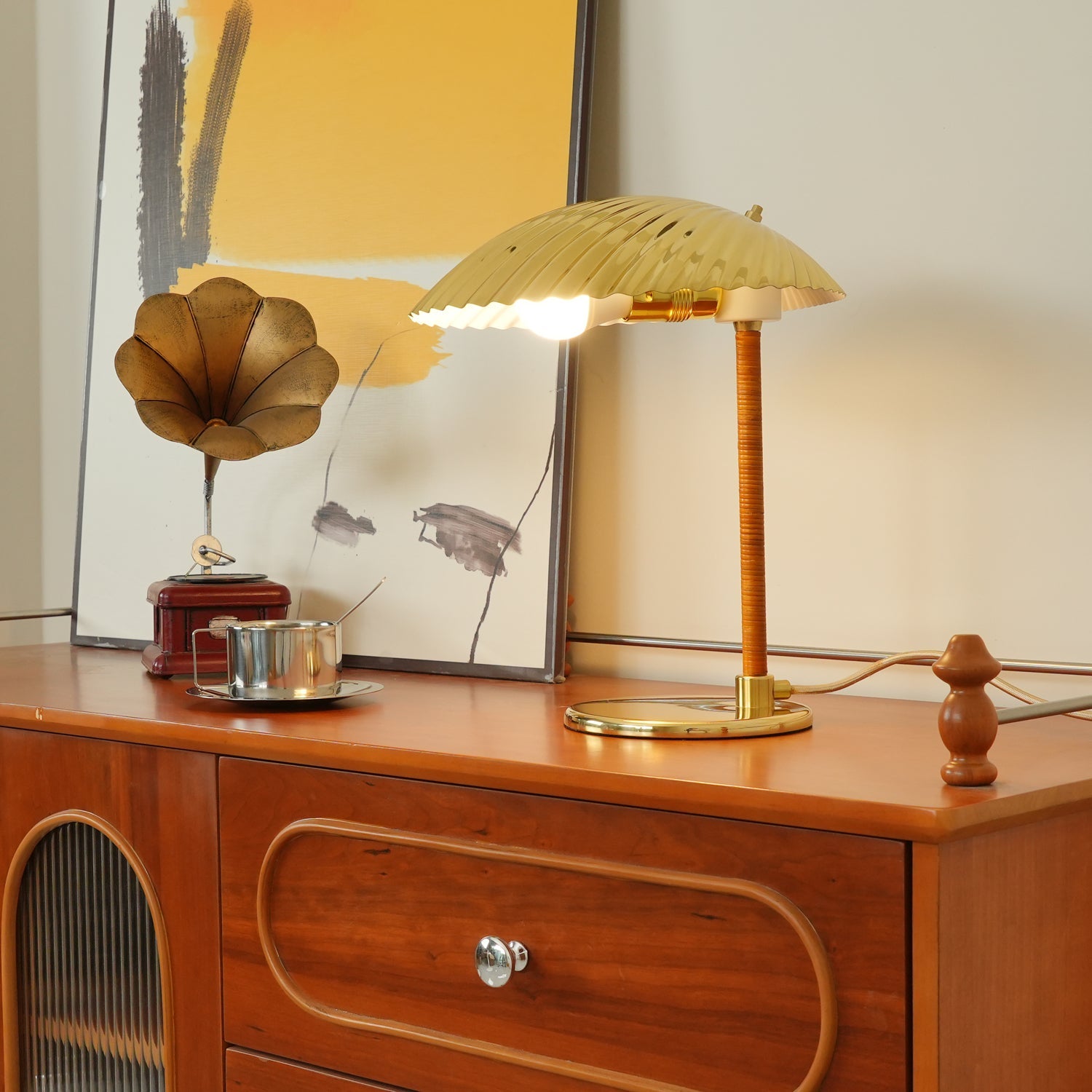 Brass Shell Table Lamp - Blowlighting