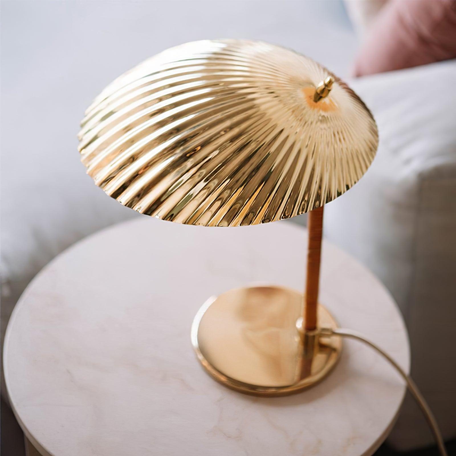 Brass Shell Table Lamp - Blowlighting