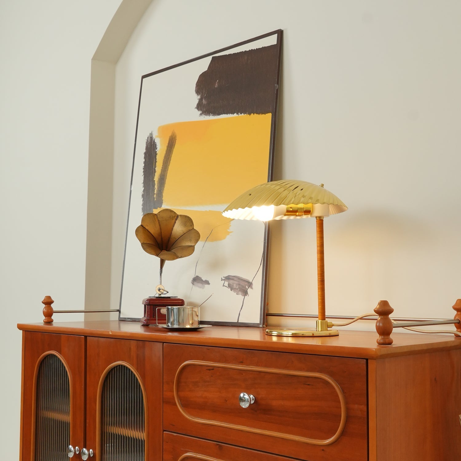 Brass Shell Table Lamp - Blowlighting