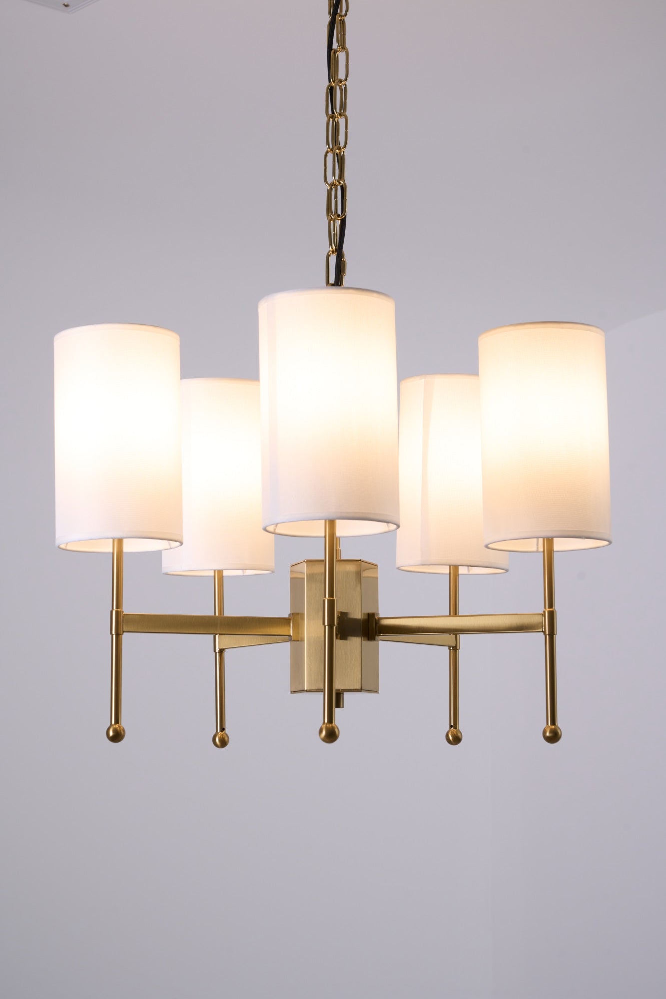 Brilliancess Brass Chandelier - Blowlighting