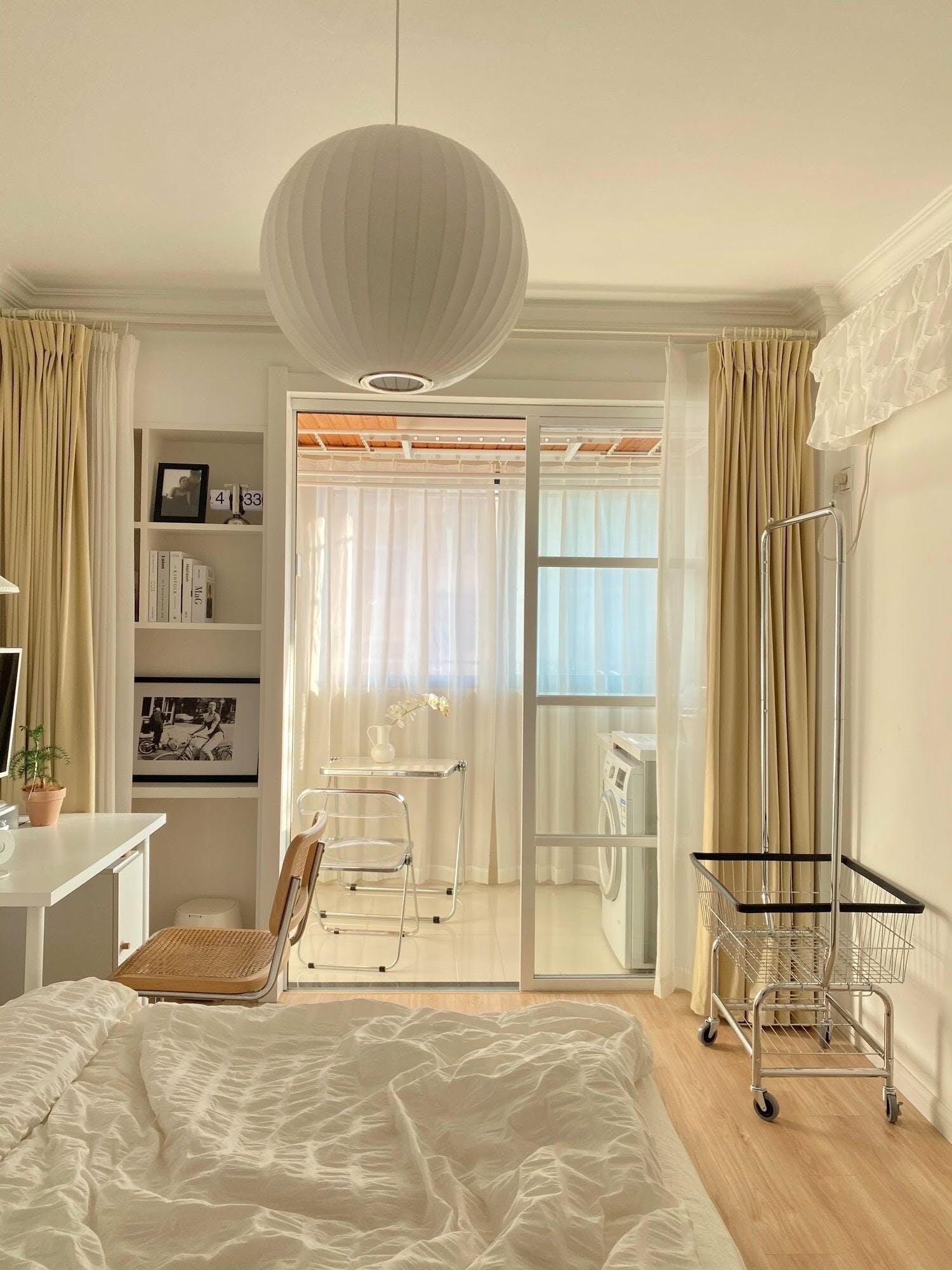 Bubble Mulberry Silk Pendant Lamp - Blowlighting