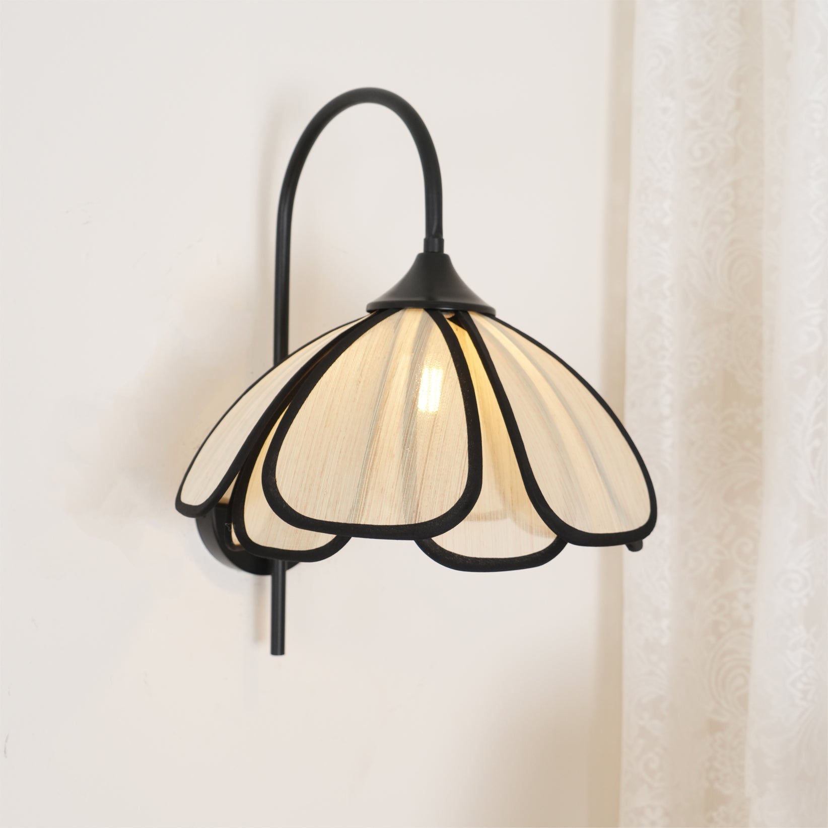 Burnt Petal Wall Lamp - Blowlighting