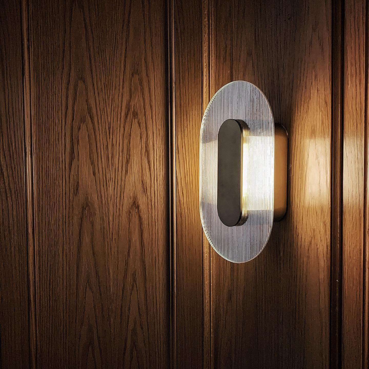 Button Wall Lamp - Blowlighting