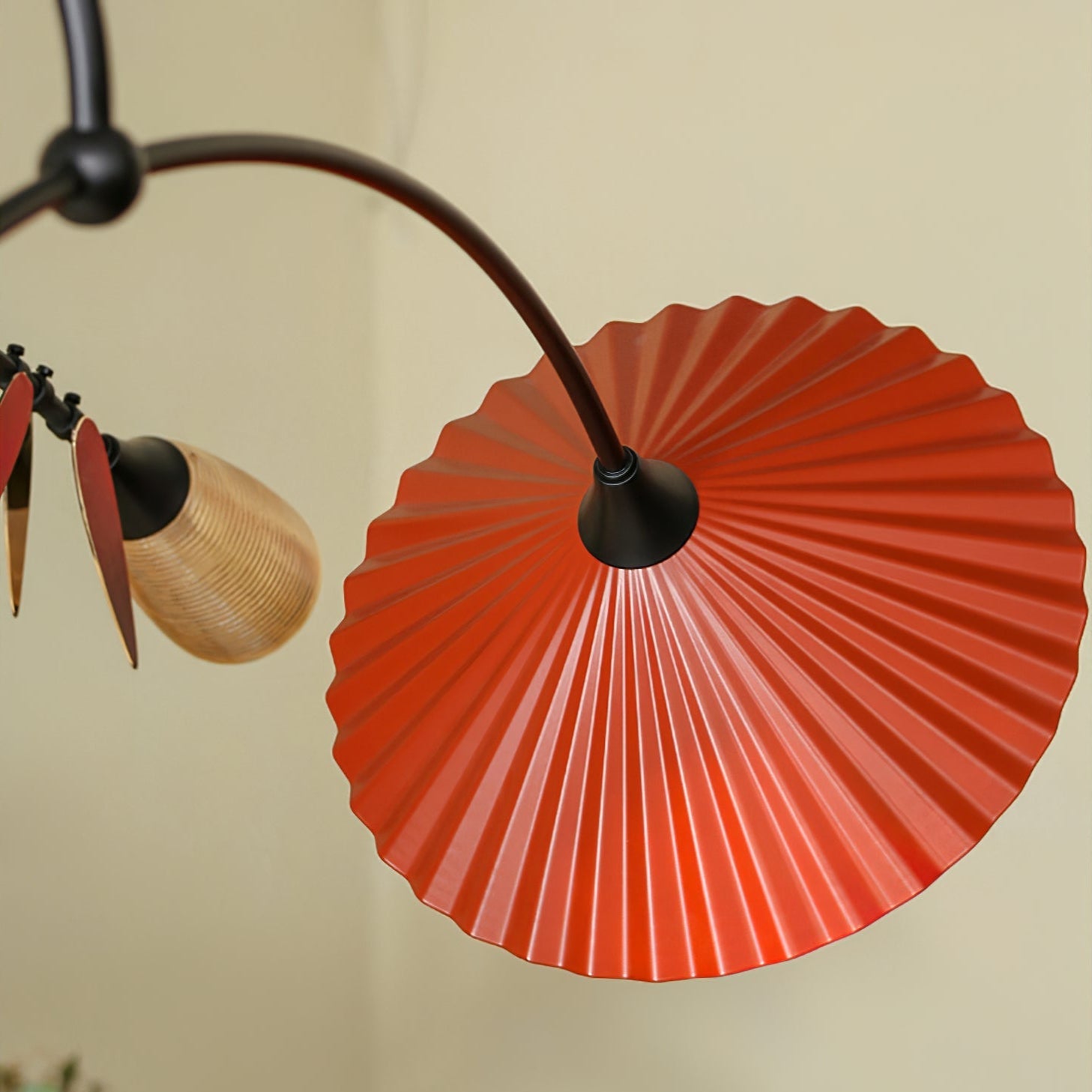 FloraCurv Glass Artisan Pendant Light - Blowlighting