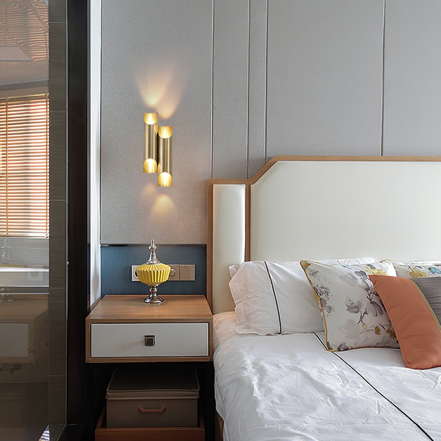 Callahan Brass Wall Lamp - Blowlighting