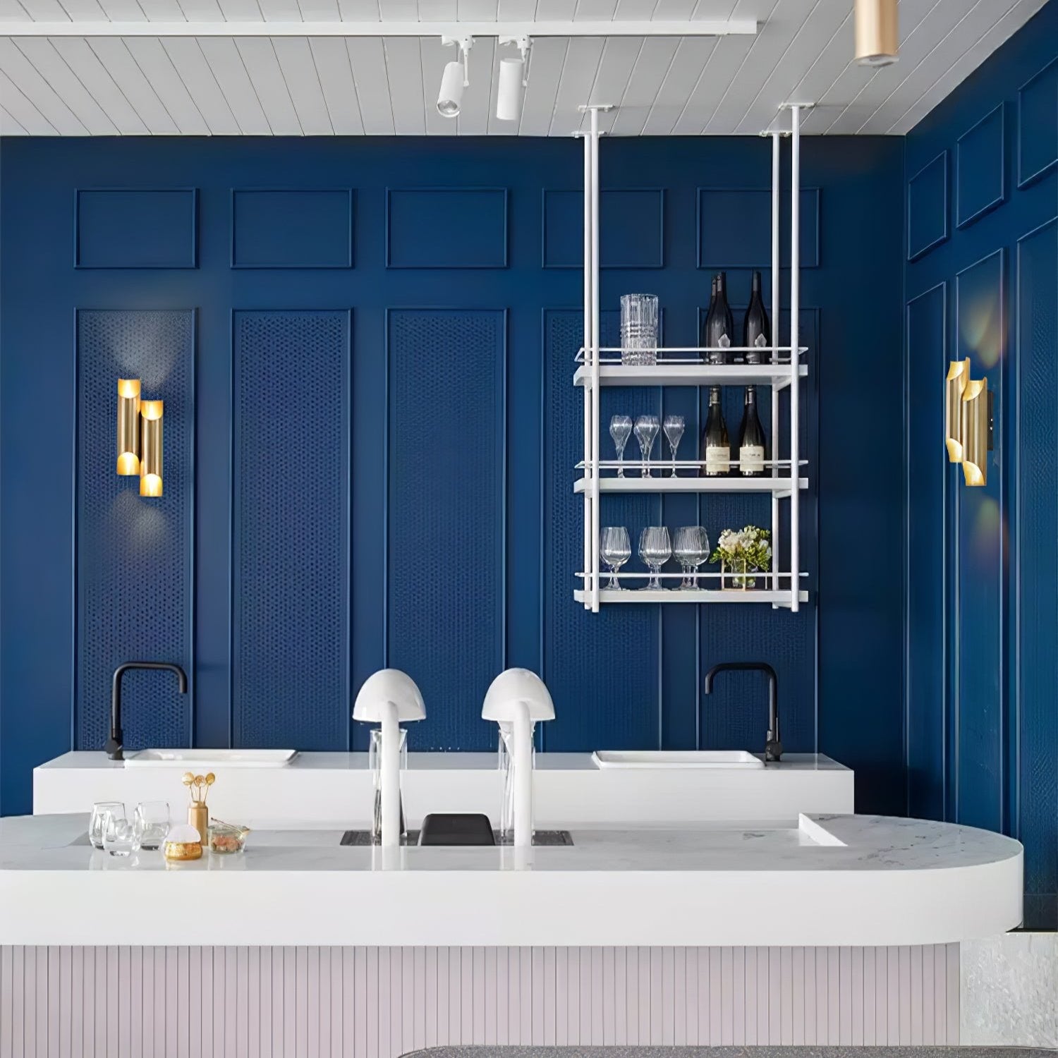 Callahan Brass Wall Lamp - Blowlighting