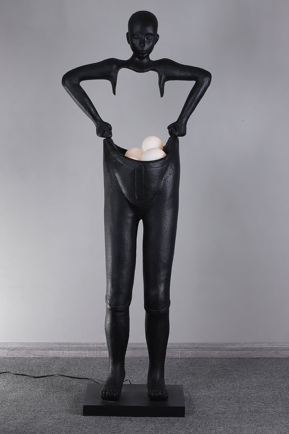 Vamiryra Sculptural Black Floor Lamp - Blowlighting