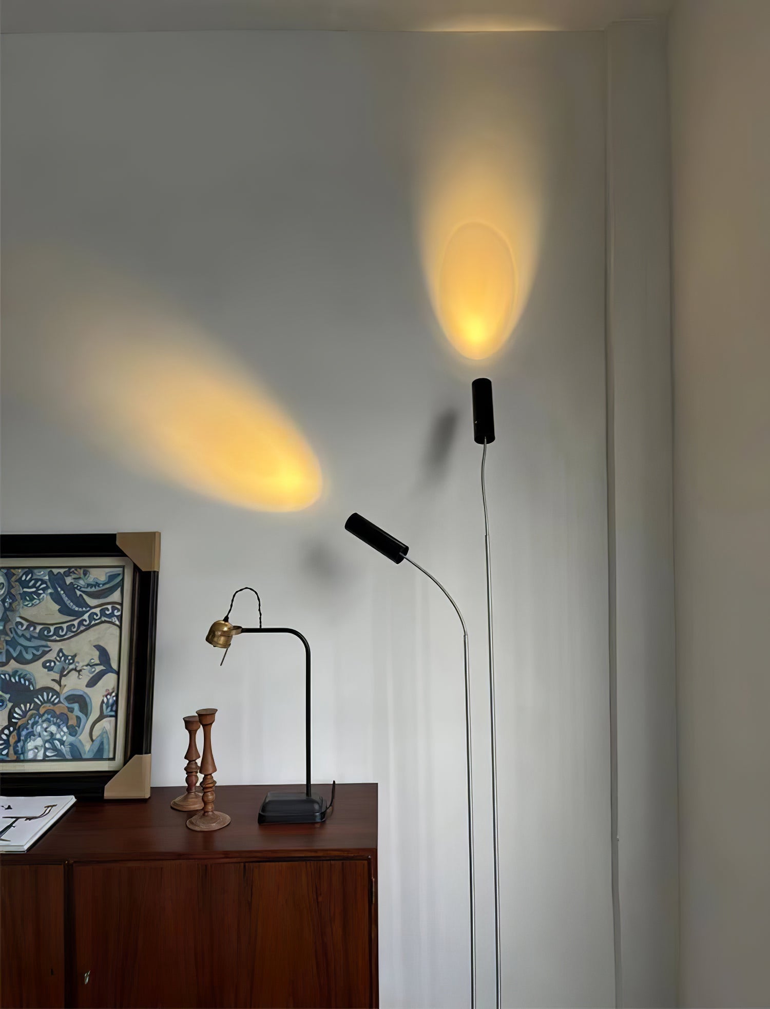Telum Minimalist Black Floor Lamp - Blowlighting