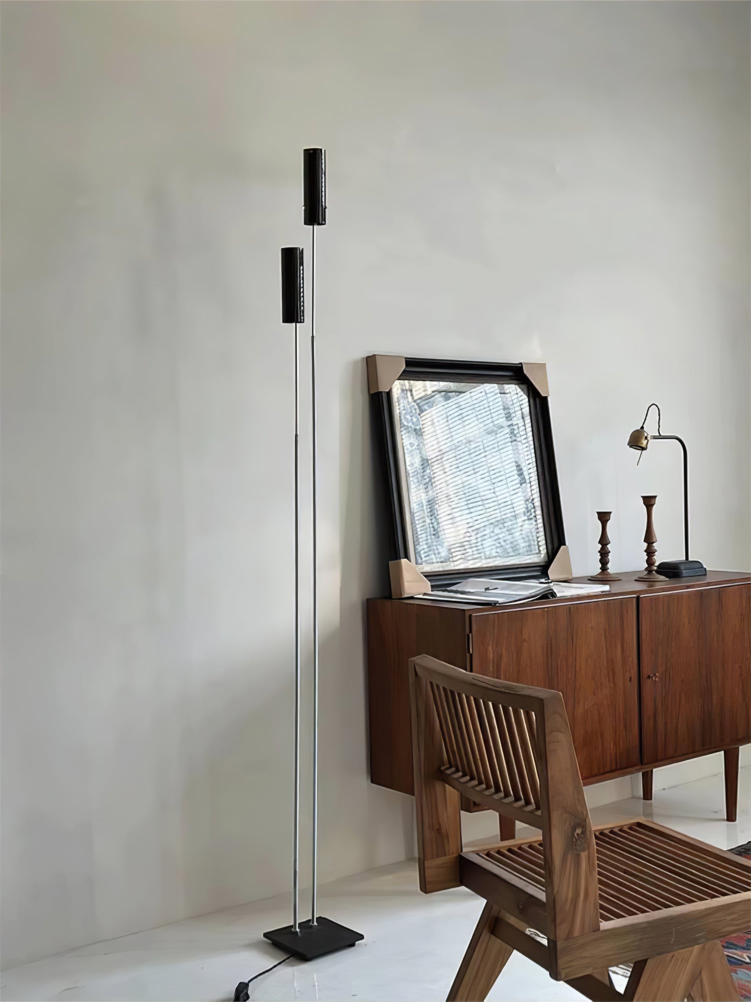 Telum Minimalist Black Floor Lamp - Blowlighting