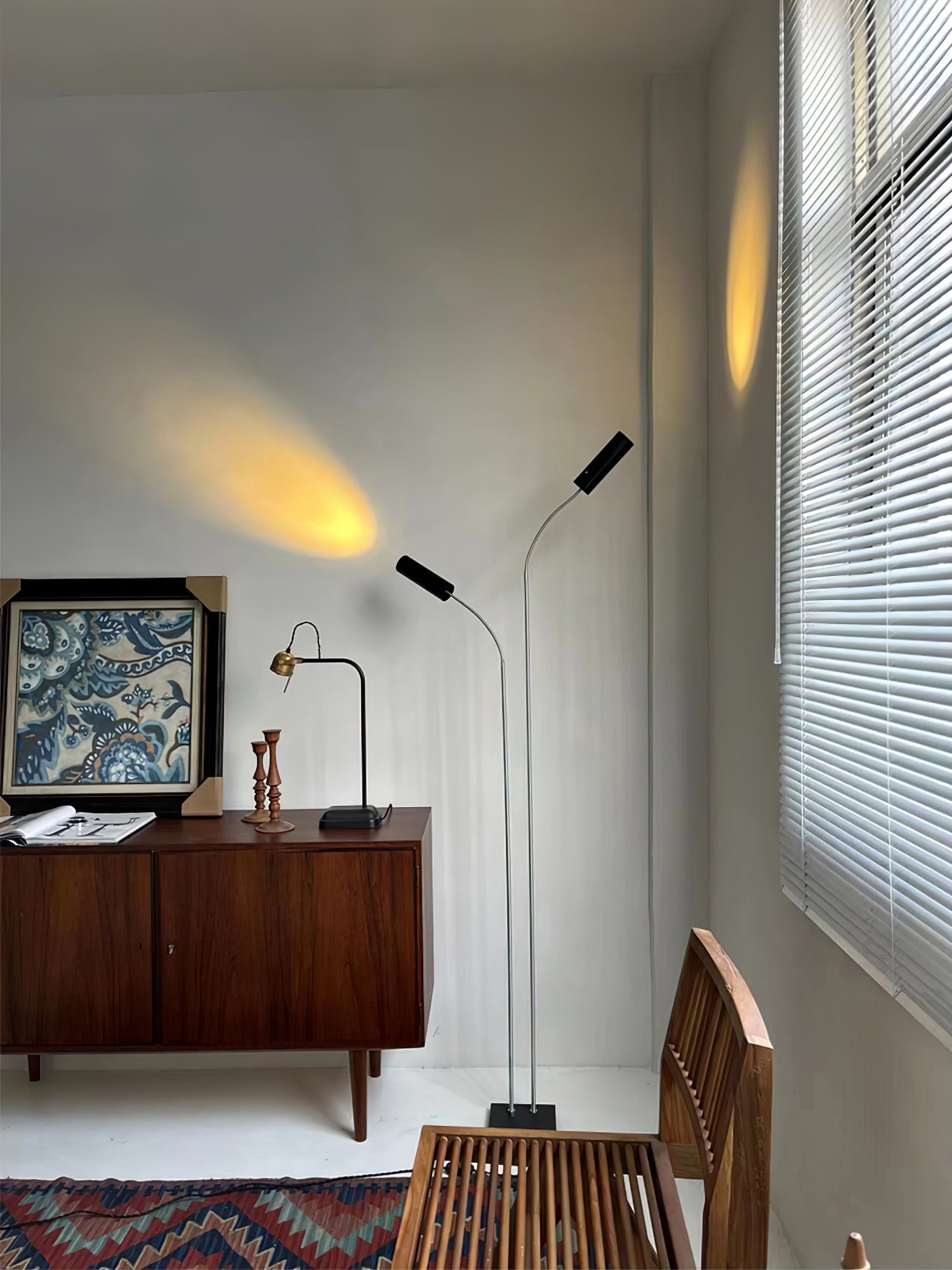 Telum Minimalist Black Floor Lamp - Blowlighting