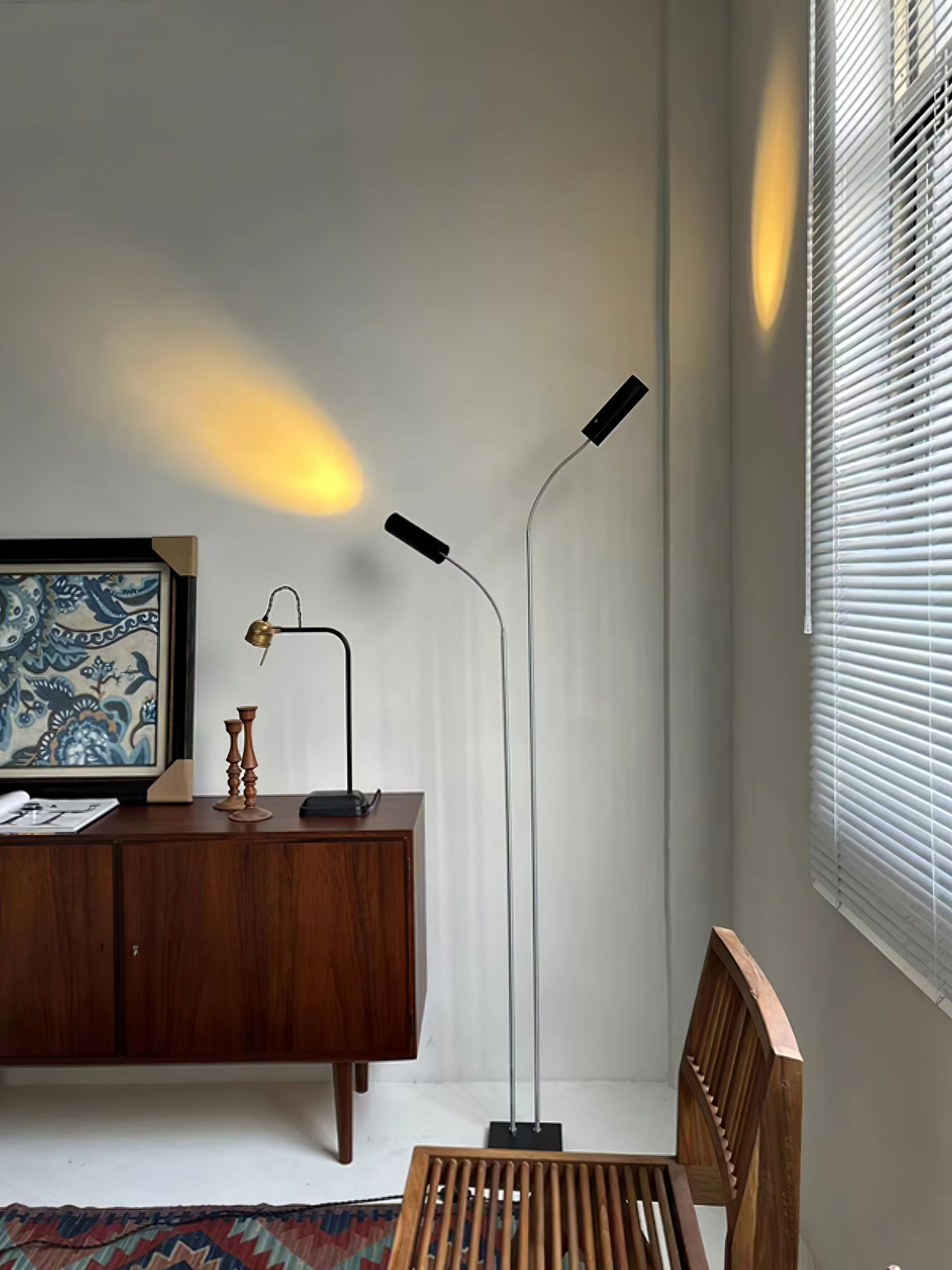 Telum Minimalist Black Floor Lamp - Blowlighting