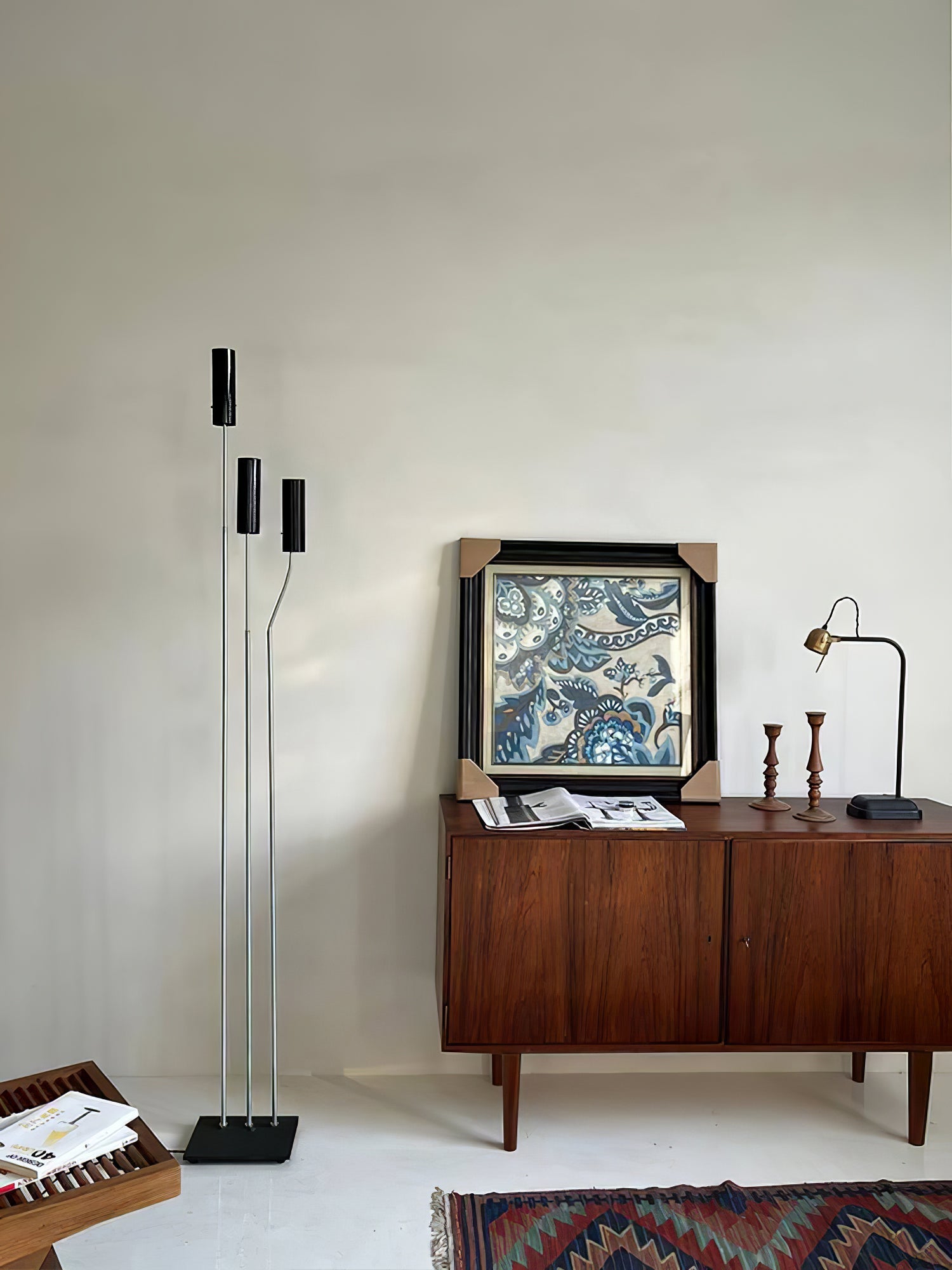 Telum Minimalist Black Floor Lamp - Blowlighting