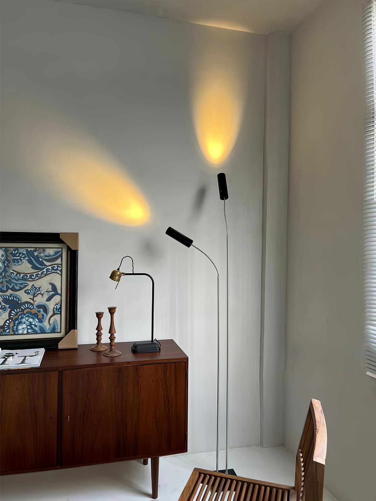 Telum Minimalist Black Floor Lamp - Blowlighting
