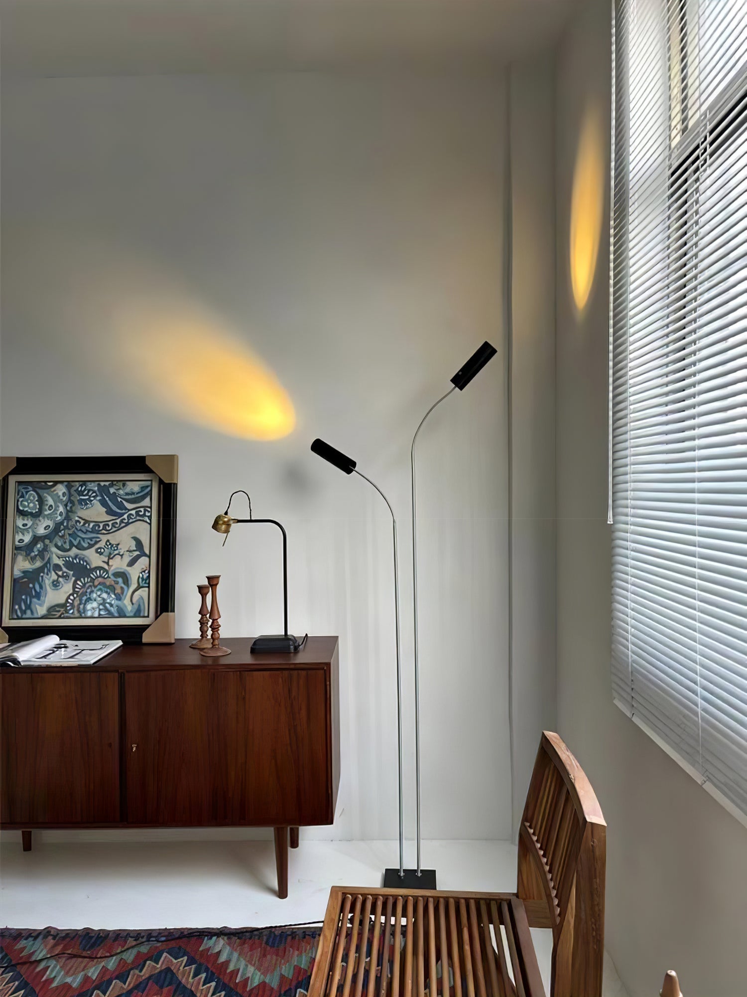 Telum Minimalist Black Floor Lamp - Blowlighting