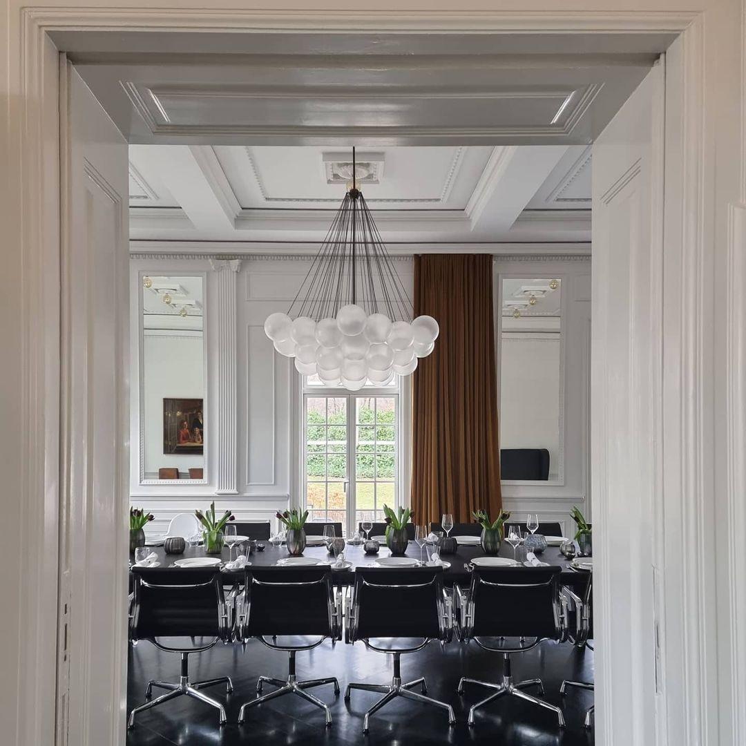 Bubble Chandelier - Blowlighting