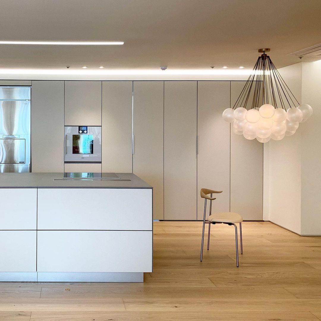 Bubble Chandelier - Blowlighting