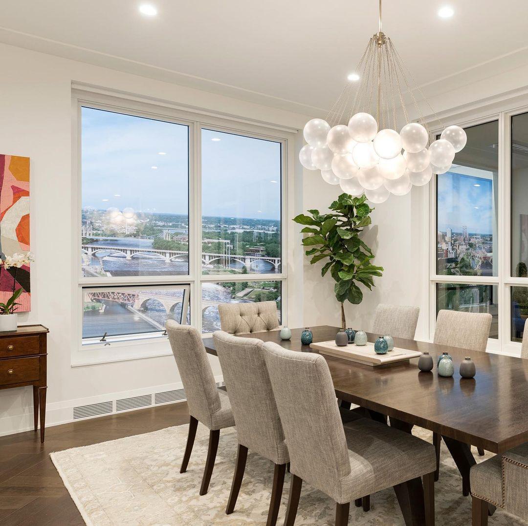 Bubble Chandelier - Blowlighting