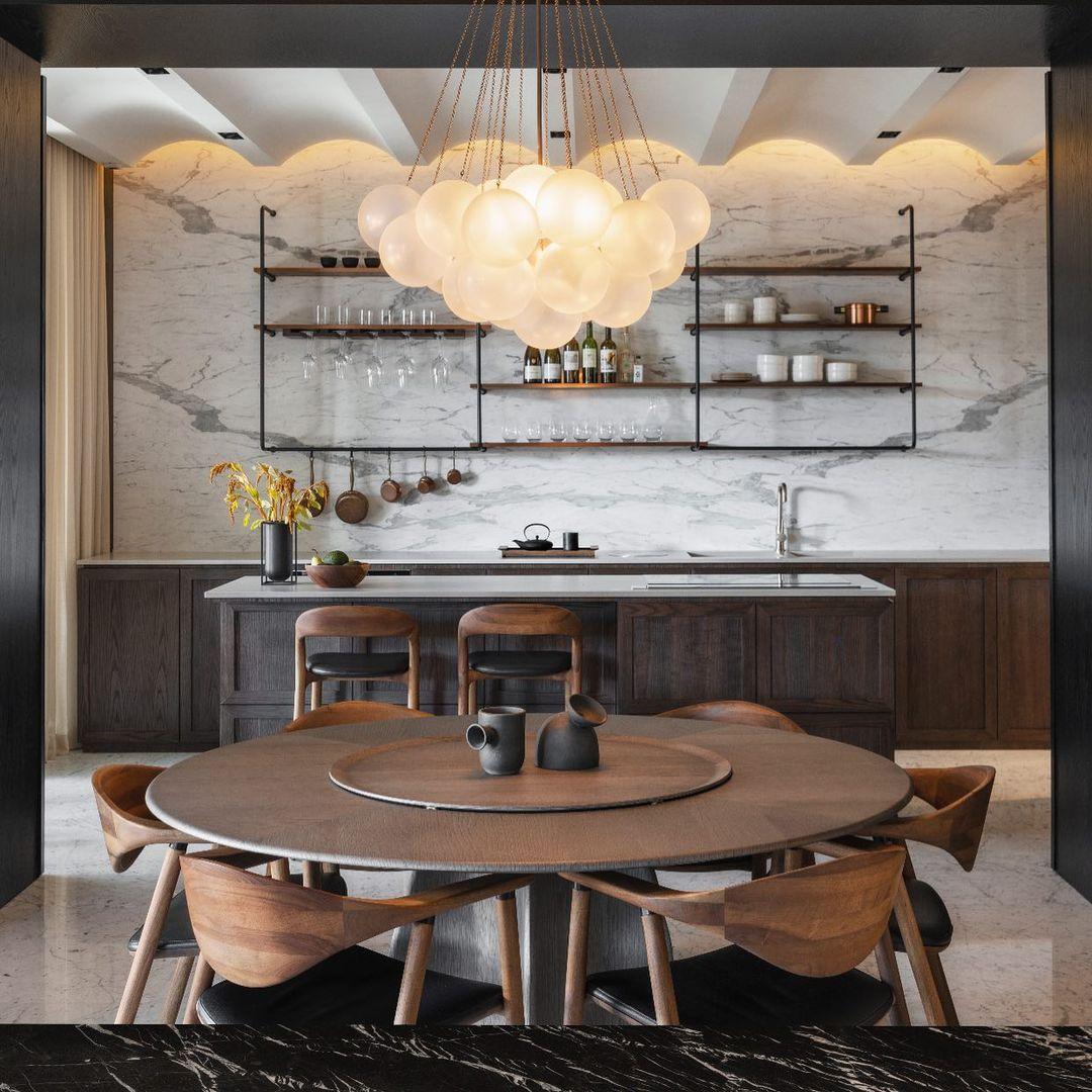 Bubble Chandelier - Blowlighting