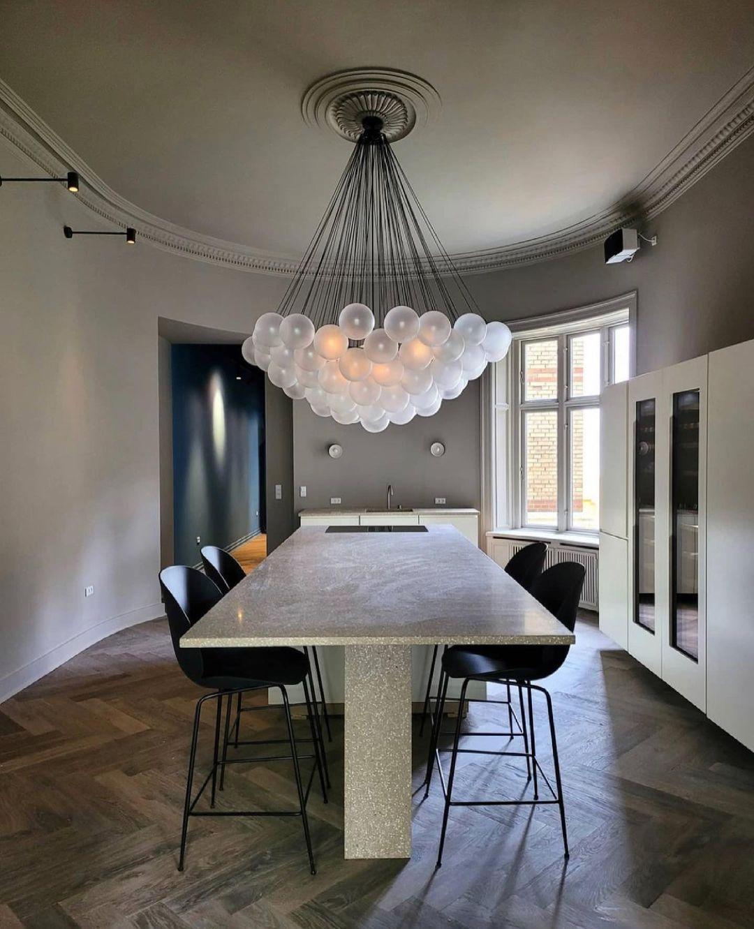 Bubble Chandelier - Blowlighting
