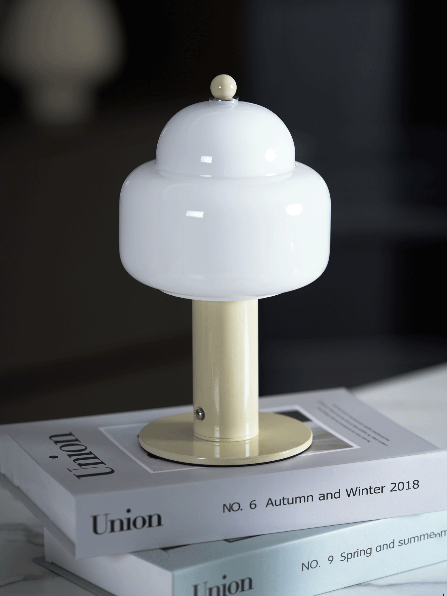 Cloud Dome Table Lamp - Blowlighting