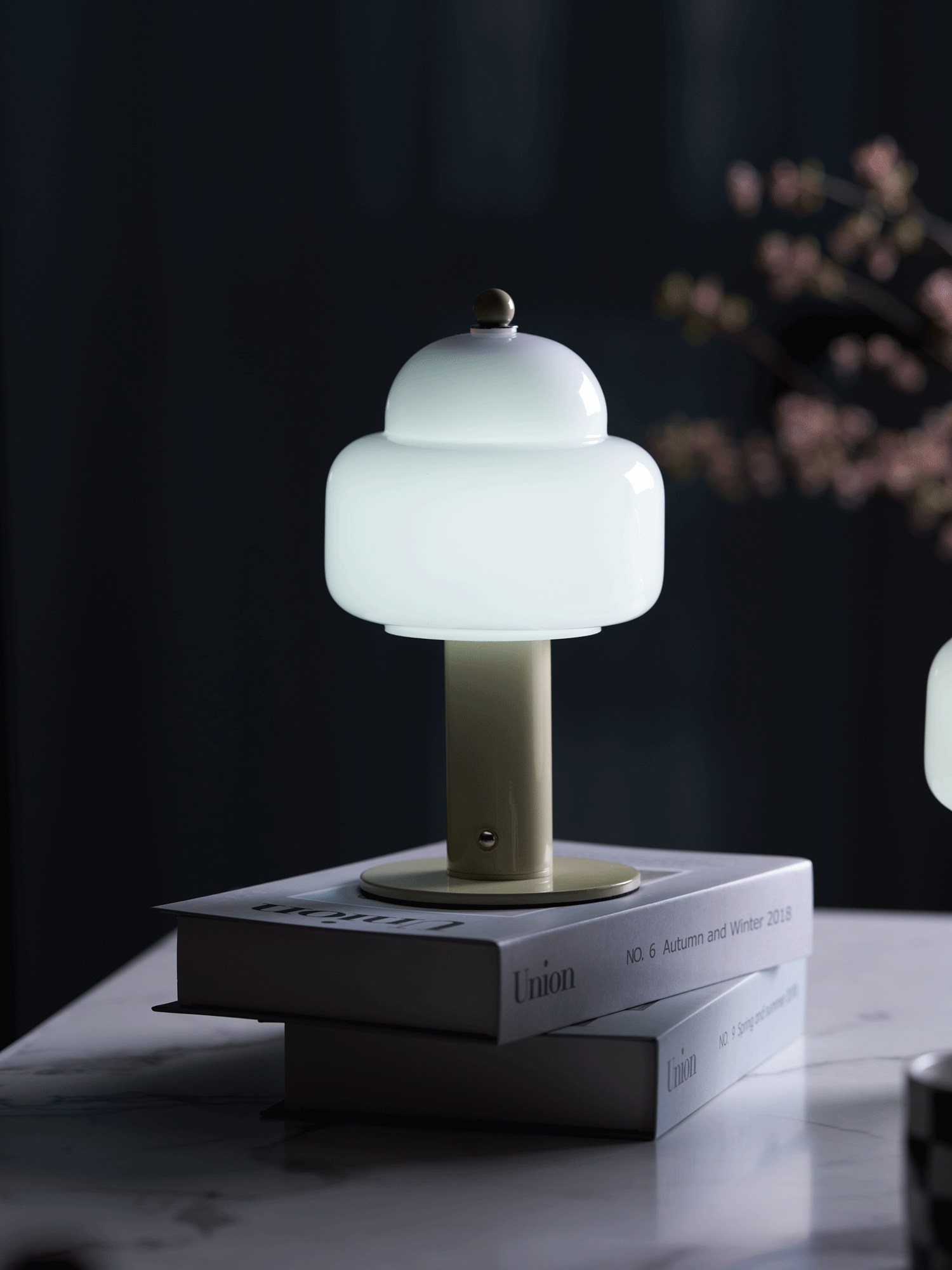 Cloud Dome Table Lamp - Blowlighting
